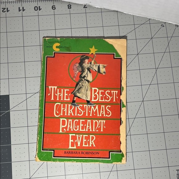 The Best Christmas Pageant Ever Book - Picture 1 of 6